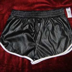 ☀️ 3 for $25 NWT: Black shorts!